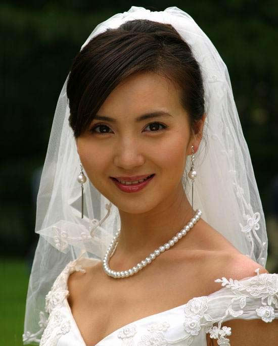 <em>女明星婚纱照片欣赏</em>_男明星婚纱照片欣赏_深